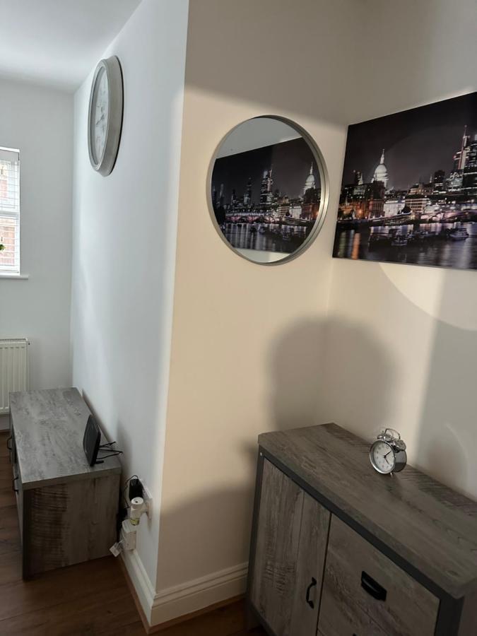 Beautiful Hoe Street Dream Ground Floor One Bedroom Apartment Лондон Екстериор снимка
