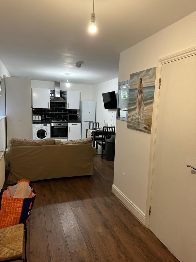 Beautiful Hoe Street Dream Ground Floor One Bedroom Apartment Лондон Екстериор снимка