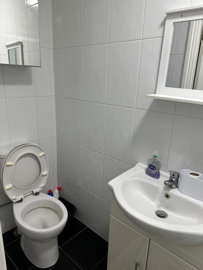 Beautiful Hoe Street Dream Ground Floor One Bedroom Apartment Лондон Екстериор снимка